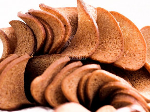 Снапсы с томатом и базиликом: Ресторанные гренки с чесноком