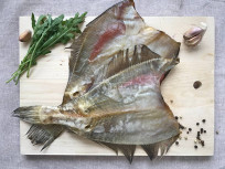 Сыр 1 кг ГОРНЫЙ СЫРОВАР (Бочата копчёный): Камбала ёрш (Мурманская) вяленая