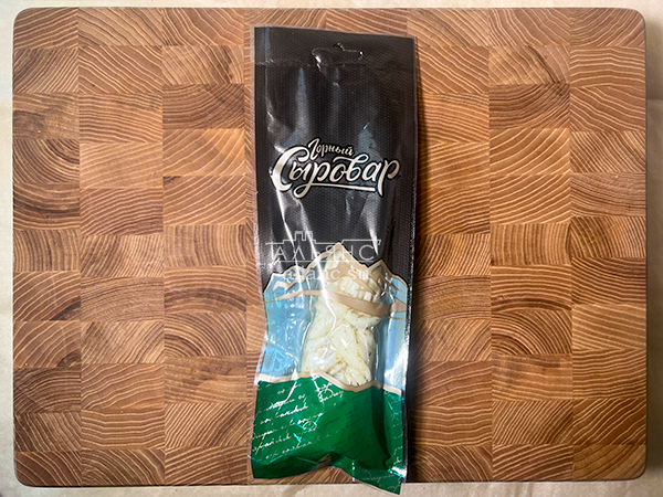 Сыр 100 гр ГОРНЫЙ СЫРОВАР (Косичка с укропом и чесноком) в Пензе